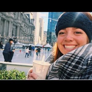 Meet your Posher, Casey